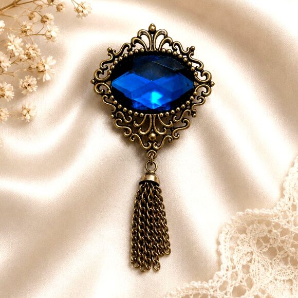 Unbranded Jewelry - Vintage Gold Tone Victorian Style Rhinestone Tassel Brooch